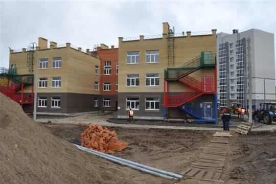 Председатель Кабинета Министров Чувашской Республики Иван Моторин ознакомился с ходом строительства детских садов и ФСК в г. Чебоксары