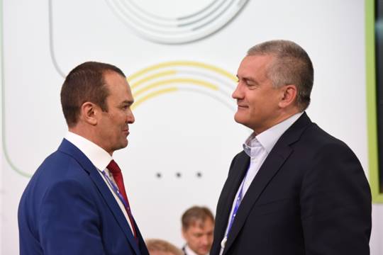 Глава Чувашии принял участие в деловых мероприятиях ПМЭФ-2017