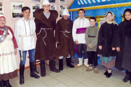 Уявра уяв ку тăрăхра, вăйĕпе хускатать вăл тăва