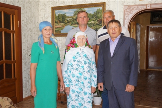 Биктимировой Рахиме Алимовне из деревни Чичканы - 90 лет