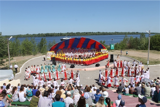 В Козловском районе состоялся национальный праздник песни, труда и спорта «Акатуй-2019»