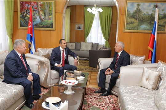 Глава Чувашии Михаил Игнатьев встретился с  Полномочным Послом Республики Куба в Российской Федерации Херардо Пеньяльвером Порталем