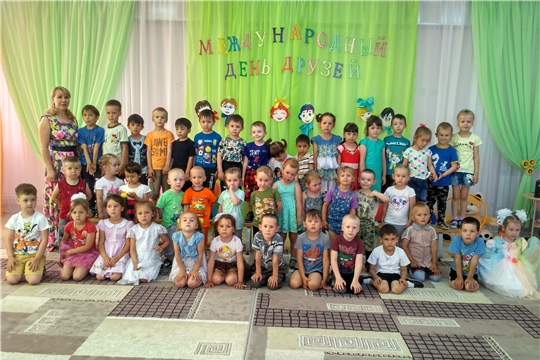 Весело и задорно в детском саду "Солнышко" прошел День друзей