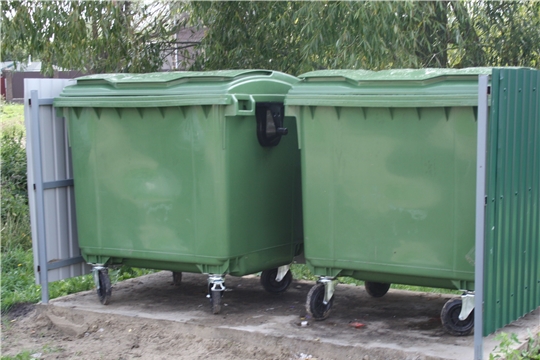 В районе ведется установка новых евроконтейнеров для сбора мусора