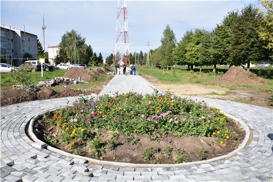 В Красночетайском районе благоустраивается парковая зона.