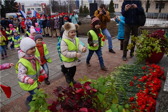 Общественность Ленинского района г. Чебоксары приняла участие в торжественном митинге, посвященном Дню авиации и космонавтики