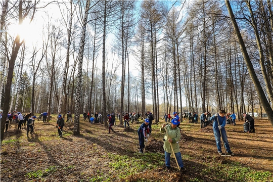 В Чебоксарах в парке им. 500-летия города провели Чистый четверг