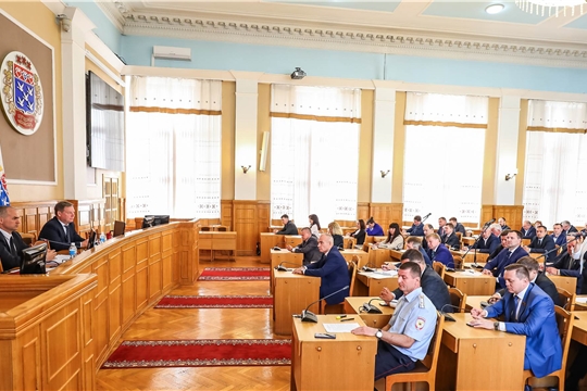 Городская планерка в Чебоксарах: День Победы, цветочное оформление, гарантийный ремонт дорог