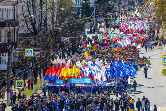 В год 550-летия Чебоксар горожане встретили Первомай масштабным шествием – приняло участие около 37 тысяч человек