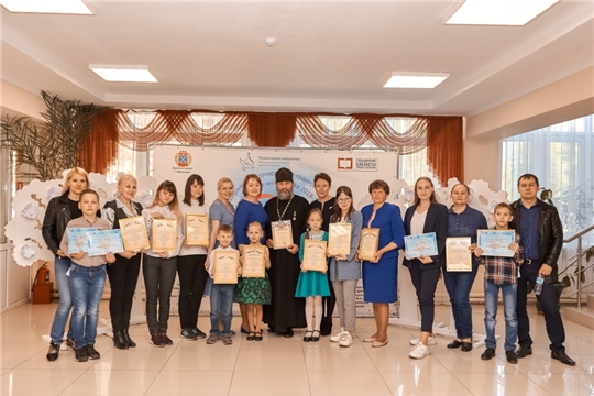В Чебоксарах состоялась торжественная церемония награждения участников и победителей Второго Фестиваля творческих работ «Святые места России»