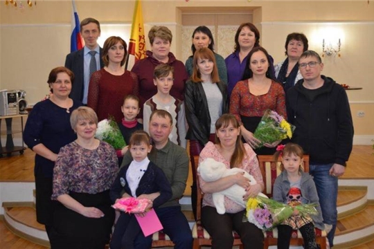 В отделе ЗАГС администрации Мариинско-Посадского района состоялось чествование многодетных семей