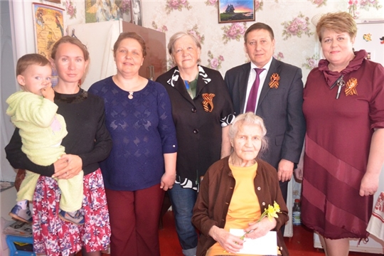 Глава администрации Мариинско-Посадского района поздравил ветеранов ВОВ на дому