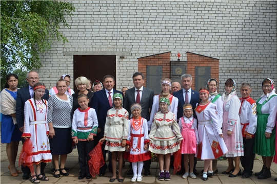 Председатель Кабинета Министров Чувашии Иван Моторин посетил Малокамаевский сельский клуб после ремонта