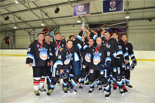 Сборная команда по хоккею онкодиспансера - серебряный призер Первенства Непрофессиональной хоккейной лиги в Чувашии