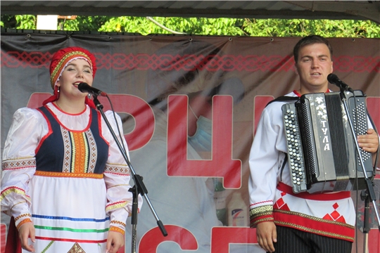 В рамках празднования Дня Республики в Урмарском районе состоялся концерт артистов Мордовской Республики
