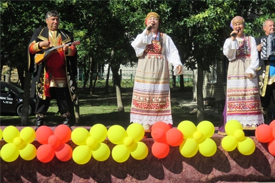 Праздничный ритм на сценической площадке Дворца культуры «Акация»