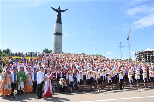 В День республики в Чебоксарах спел большой сводный хор и прошел конкурс «Играй гармонь»
