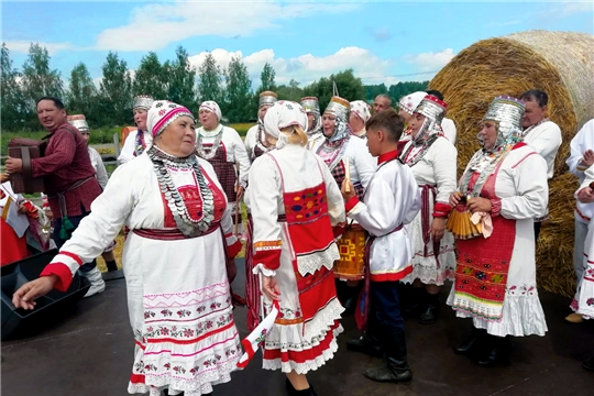 Фольклорный коллектив «Татмаш ен» Канашского района стал участником фестиваля «Шкинь-опера»