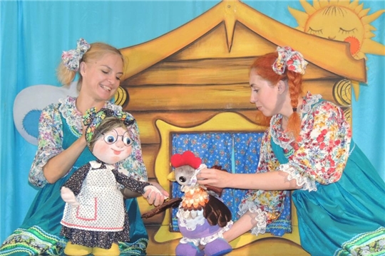 В Чебоксарах продолжаются театральные фестивали «Карусель сказок» и «Одинаковыми быть нам необязательно»