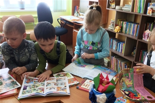 В Чувашской республиканской детско-юношеской библиотеке продолжает работу семейная студия «Сказка выходного дня»