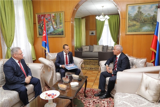 Глава Чувашии Михаил Игнатьев встретился с  Полномочным Послом Республики Куба в Российской Федерации Херардо Пеньяльвером Порталем