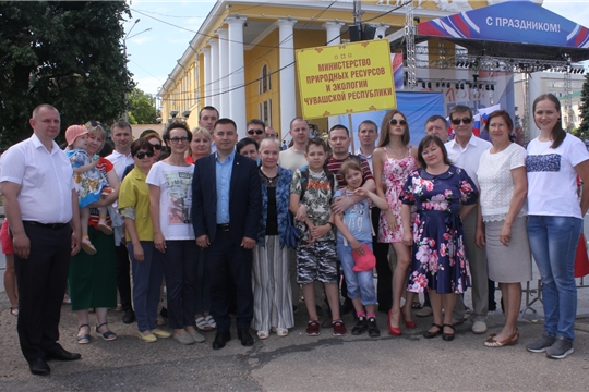 Сотрудники Минприроды Чувашии приняли участие в мероприятиях, приуроченных ко Дню России