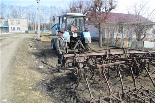 В Ибресинском районе весенние полевые работы 2019 года начались