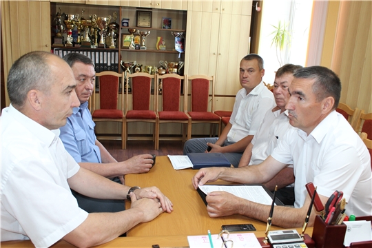 Канашский район с рабочим визитом посетил главный ветврач республики Сергей Скворцов