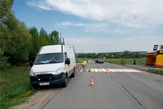 Работы по нанесению разметки на дорогах республиканского значения ведутся в течение всего светового дня