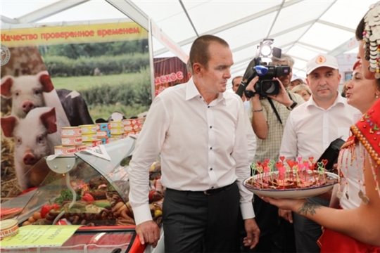 Глава Чувашии Михаил Игнатьев посетил XXVI Межрегиональную выставку «Регионы – сотрудничество без границ»
