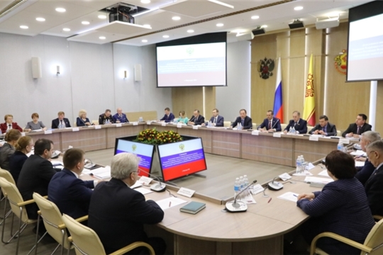 Полномочный представитель Президента РФ в ПФО Игорь Комаров провел в Чувашии совещание по реализации нацпроектов
