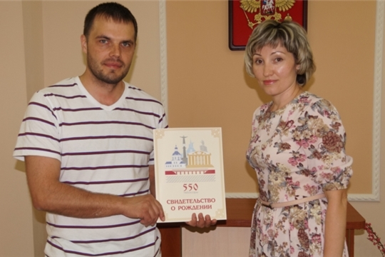 В преддверии Международного дня защиты детей в Ленинском районе зарегистрирован 600-ый новорожденный