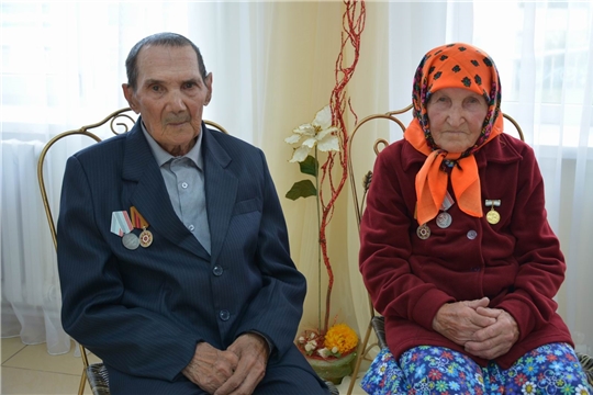 Счастье на двоих: 65 лет семейной жизни Петровых из Вурнарского района