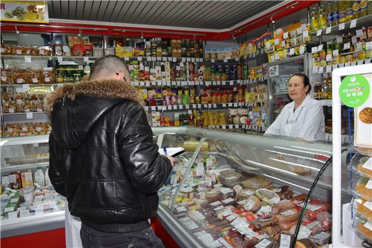 В магазинах Московского района проведён мониторинг цен на социально значимые продукты питания
