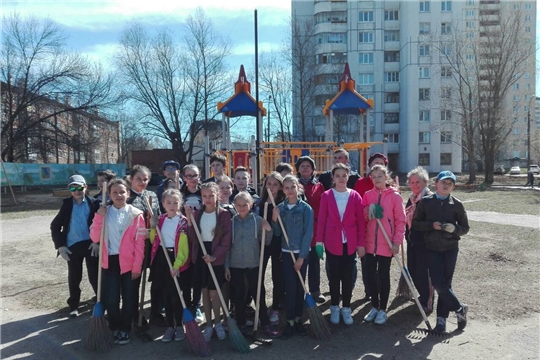 В ТОС Московского района г. Чебоксары продолжаются экологические субботники