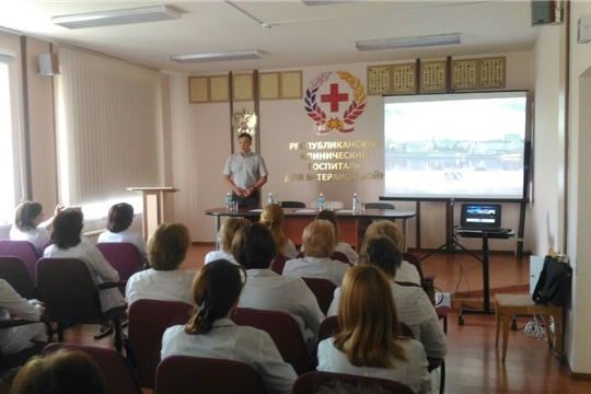 Единый информдень: депутат Государственного Совета Чувашии Николай Николаев встретился с медицинскими работниками