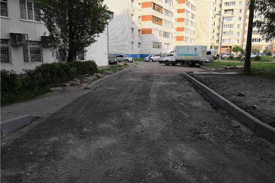 Во дворах Московского района г. Чебоксары продолжается ремонт дорог