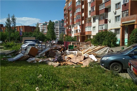 В Московском районе ТСЖ устраняют незаконно размещенное имущество жильцов