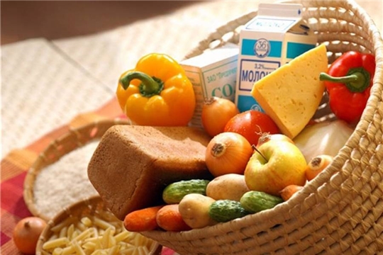 Мониторинг цен на продукты потребительской корзины: стали дешевле сыр, огурцы и виноград