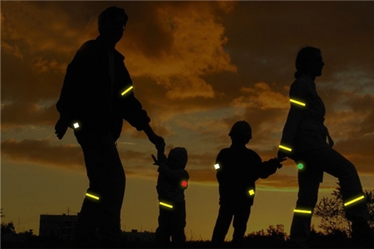 Присутствие светоотражающих элементов на одежде может значительно снизить травматизм на дорогах