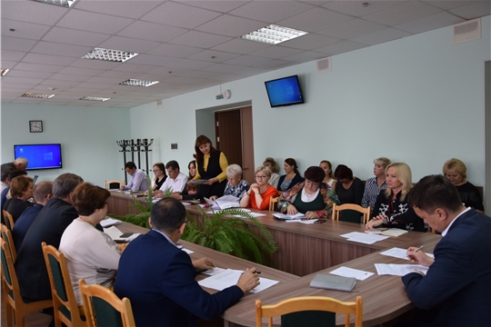 В рамках празднования Дня профсоюзов Чувашской Республики отмечены работники администрации Московского района г. Чебоксары