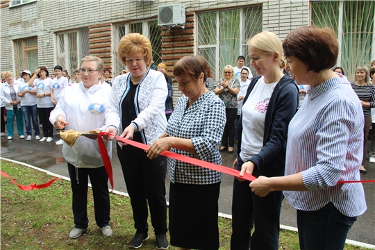 Подарок к 50-летию Новочебоксарской городской стоматологической поликлиники - открытие спортивной площадки