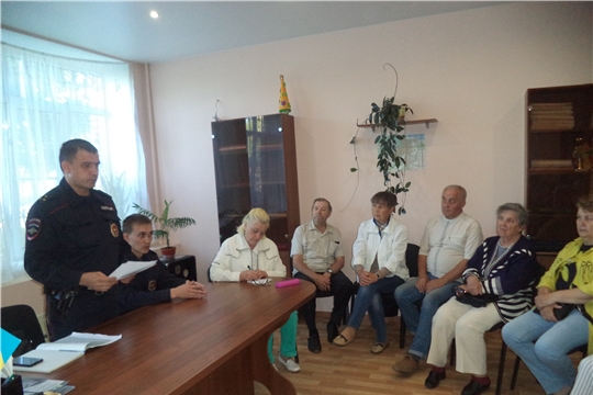 Жители ТОС "Радуга" и ТОС "Солнечный" провели встречу с сотрудниками полиции