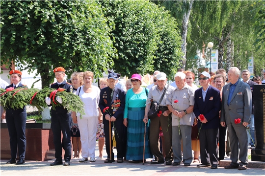 В День памяти и скорби в Новочебоксарске возложили цветы к Вечному огню