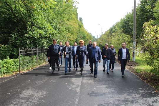 Новочебоксарские депутаты ознакомились с результатами реализации национального проекта «Жилье и городская среда» на территории Ельниковской рощи