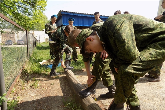 В районах и городах Чувашии школьники и студенты проходят учебные сборы