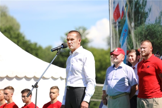 Глава Чувашии открыл      51-е республиканские финальные военно-спортивные игры «Зарница» и «Орленок»