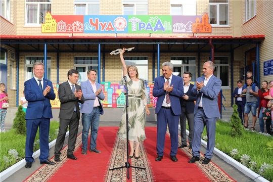 Председатель Правительства Чувашии Иван Моторин поздравил жителей «Нового города» с открытием нового детского сада