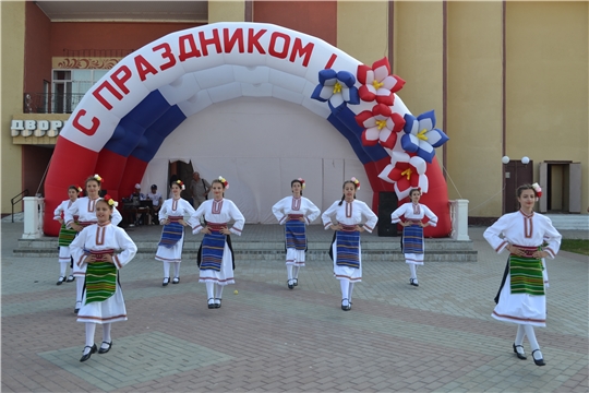 Выступление танцевального ансамбля из Болгарии «ВИХРЕН» в Порецком районе
