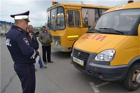 В Порецком районе прошла проверка готовности школьных автобусов к новому учебному году